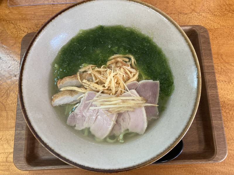 アーサをたっぷりのせた鰹塩アーサそば
